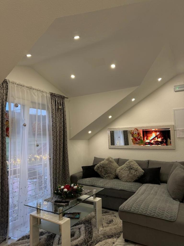 Luxury Apartment Megy Otocac Exterior photo